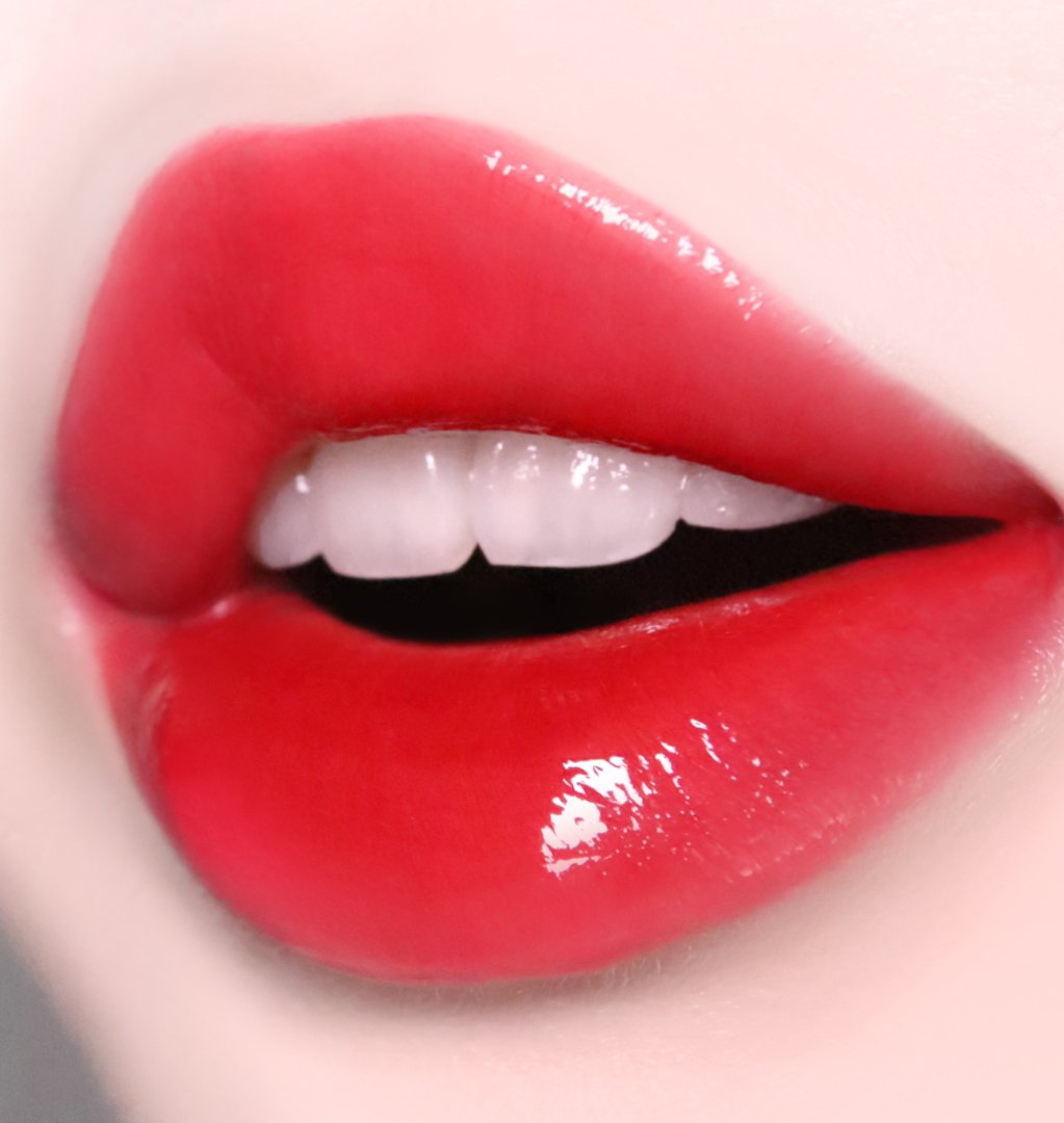 LipHip Glossy Lip Tint L22 - Model Lifestyle