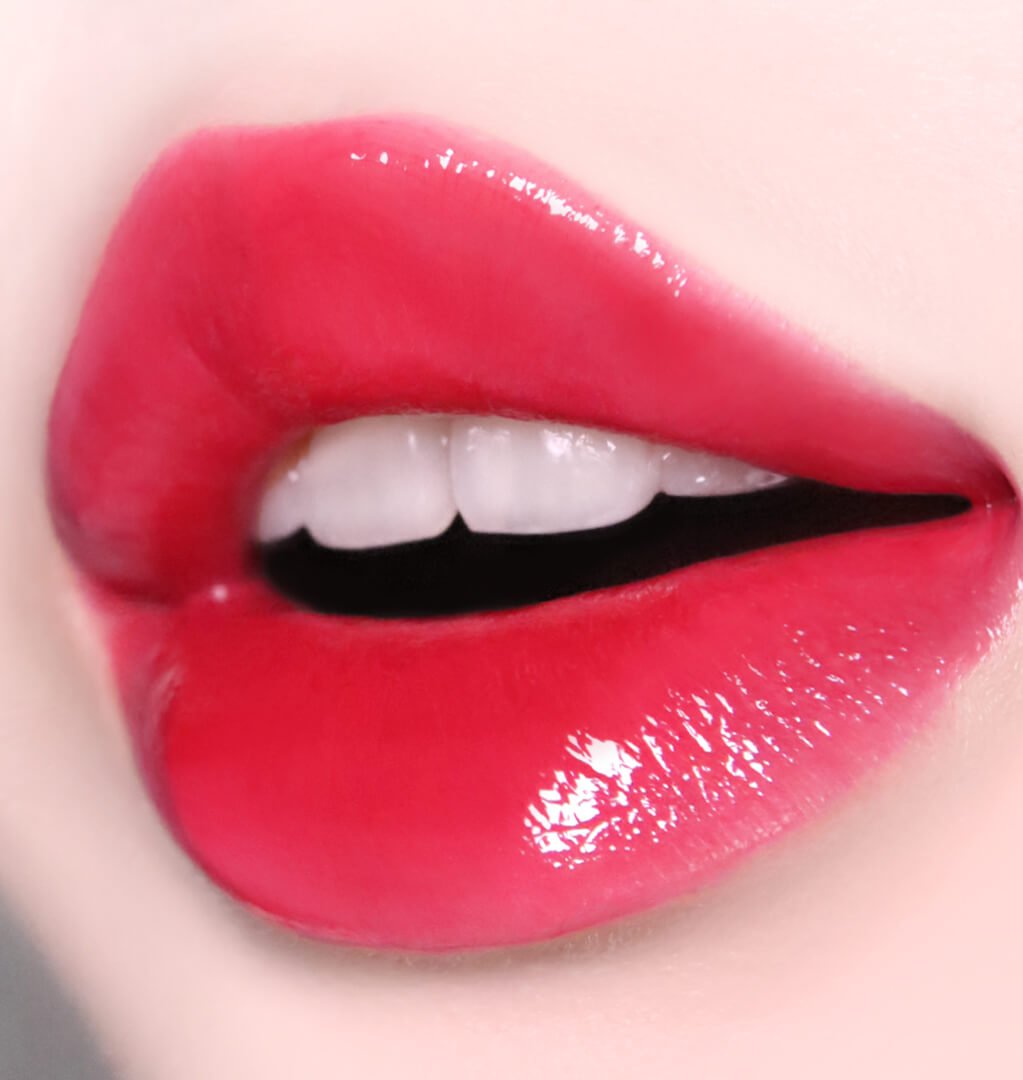 LipHip Glossy Lip Tint L23 - Model Lifestyle