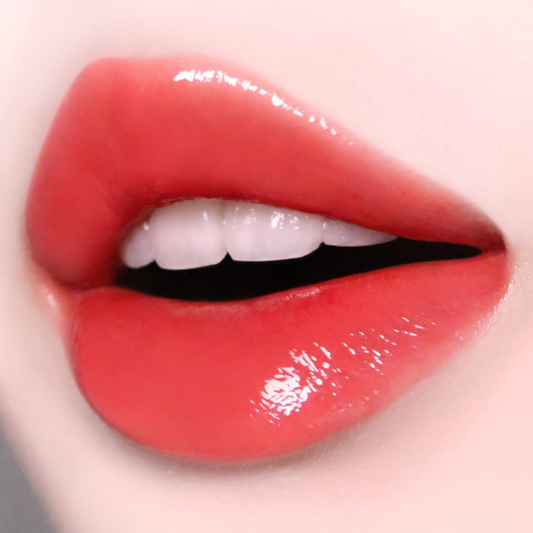 LipHip Glossy Lip Tint L25 - Model Lifestyle